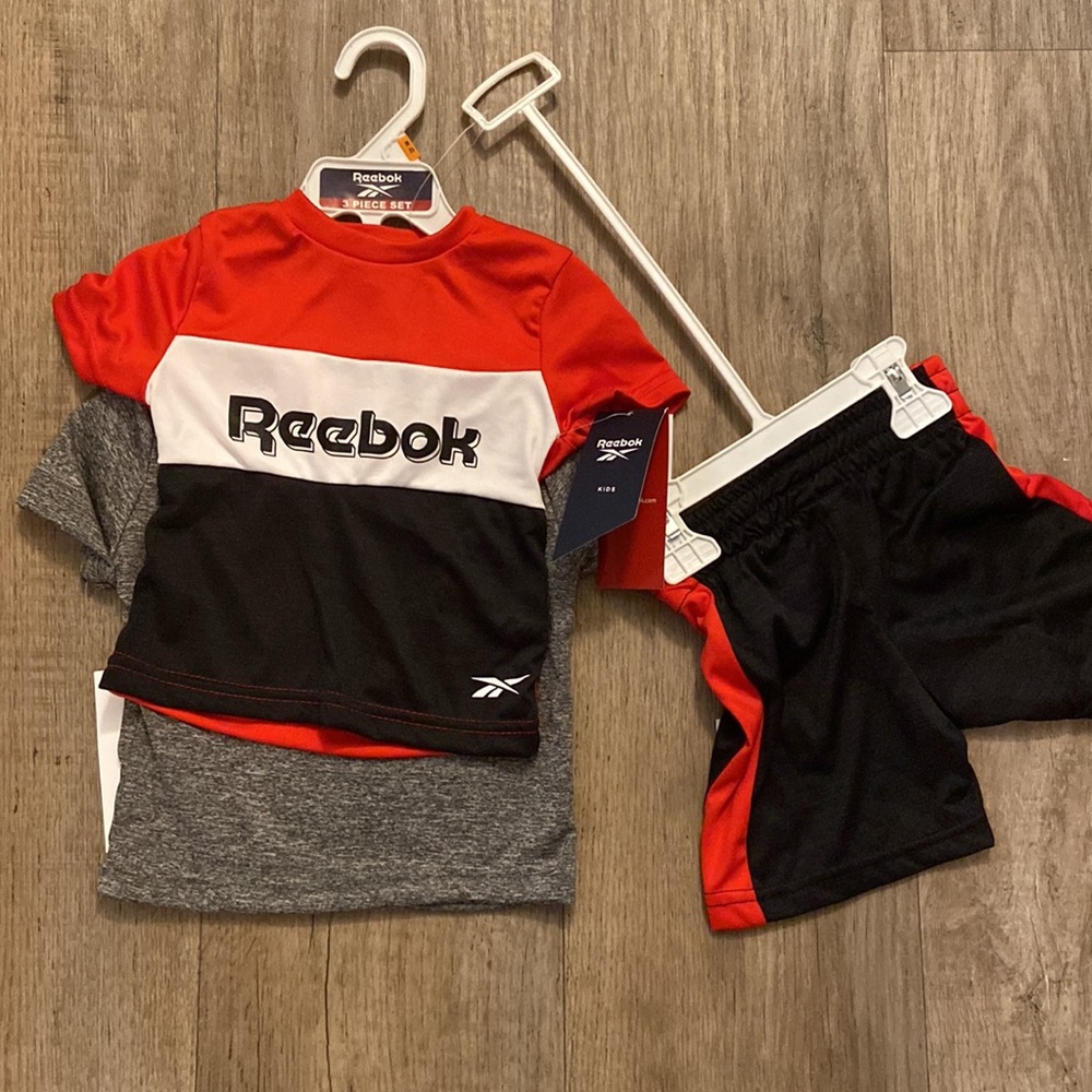 NWT Reebok 3 piece set toddler